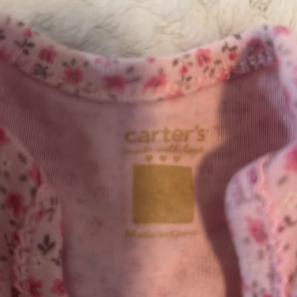 Carters onesie - Picture 2 of 3